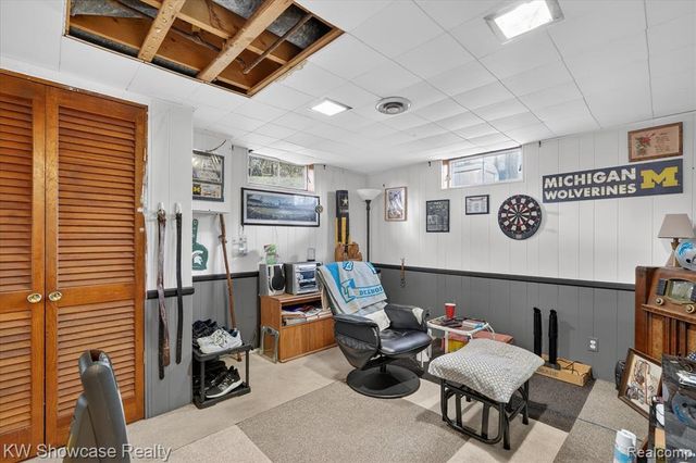 3762 Lakewood Drive, Waterford, MI 48329