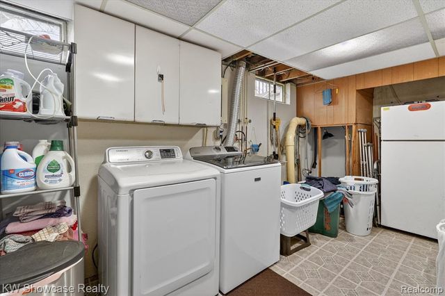 3762 Lakewood Drive, Waterford, MI 48329