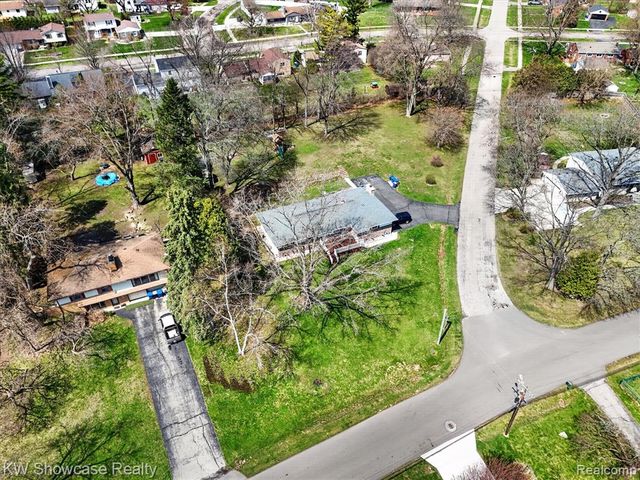 3762 Lakewood Drive, Waterford, MI 48329