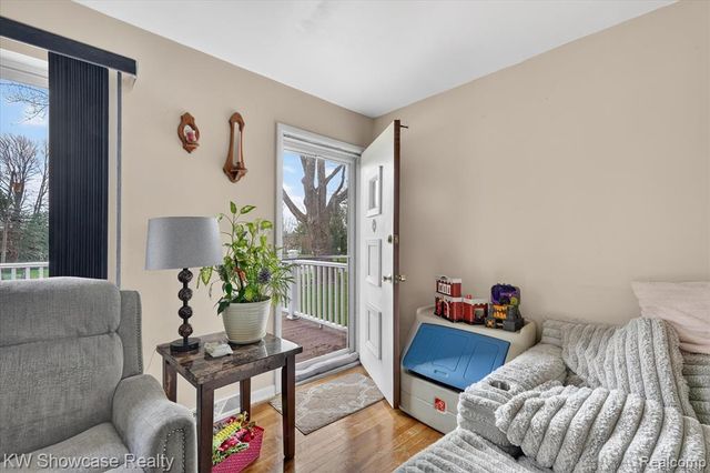 3762 Lakewood Drive, Waterford, MI 48329