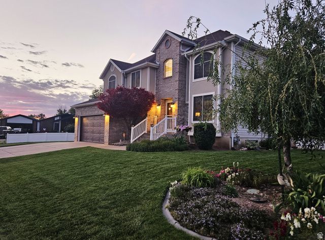 1037 E 1500 N, Layton, UT 84040