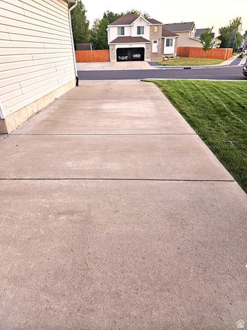 1037 E 1500 N, Layton, UT 84040