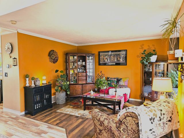 1037 E 1500 N, Layton, UT 84040