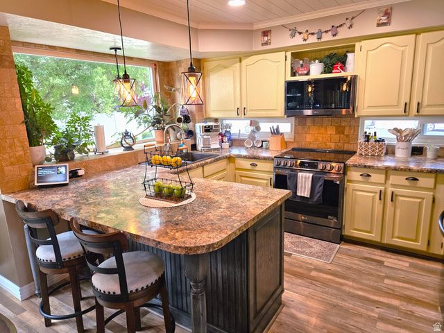 1037 E 1500 N, Layton, UT 84040