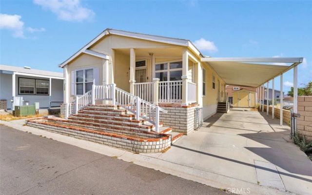 20843 Waalew space 138, Apple Valley, CA 92307