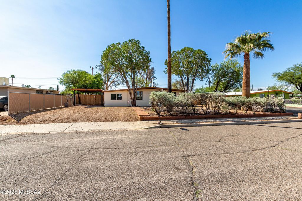 4020 E 27th Street, Tucson, AZ 85711
