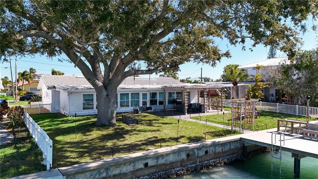 11800 6TH STREET E, Treasure Island, FL 33706