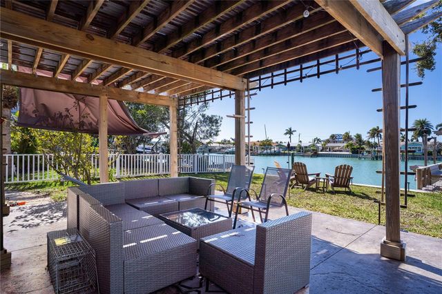 11800 6TH STREET E, Treasure Island, FL 33706