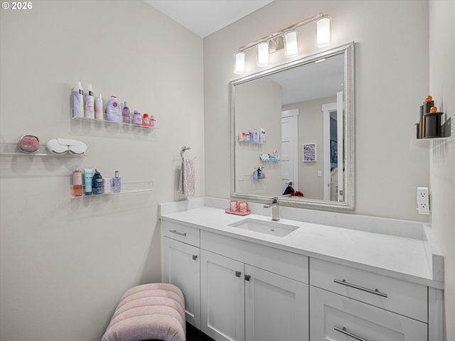 853 G Ave, Lake Oswego, OR 97034
