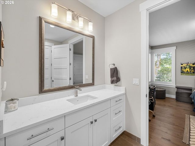 853 G Ave, Lake Oswego, OR 97034