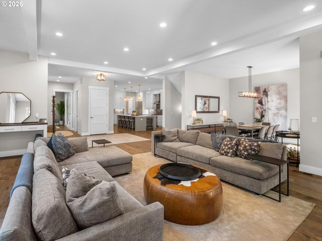 853 G Ave, Lake Oswego, OR 97034