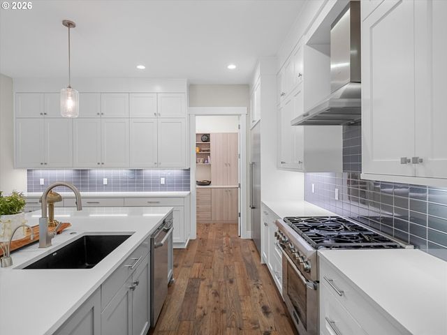 853 G Ave, Lake Oswego, OR 97034