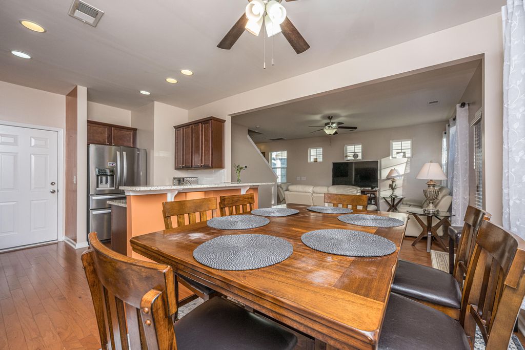 Image 11 of property listing at 137 Radtko Road, Summerville, SC 29486