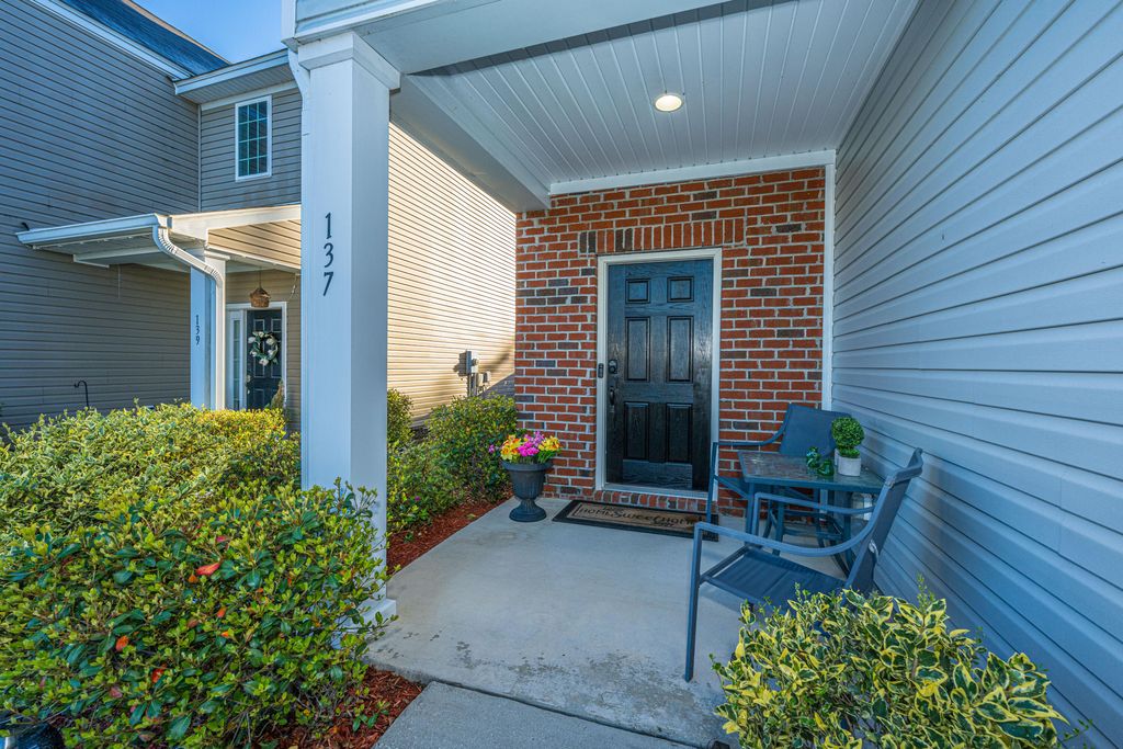 Image 5 of property listing at 137 Radtko Road, Summerville, SC 29486