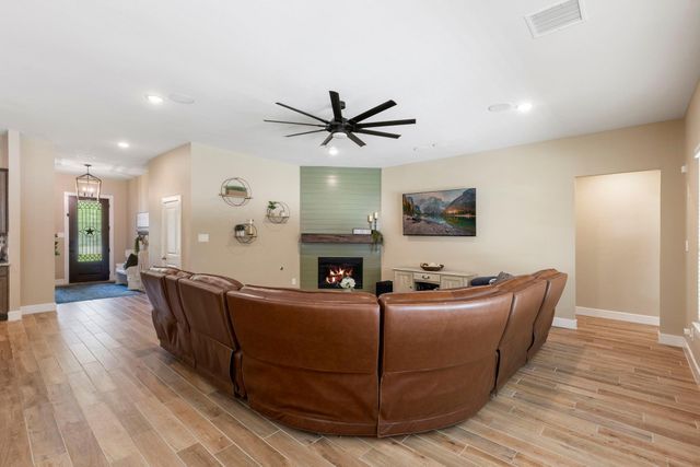 40708 Lost San Saba Lane, Montgomery, TX 77316