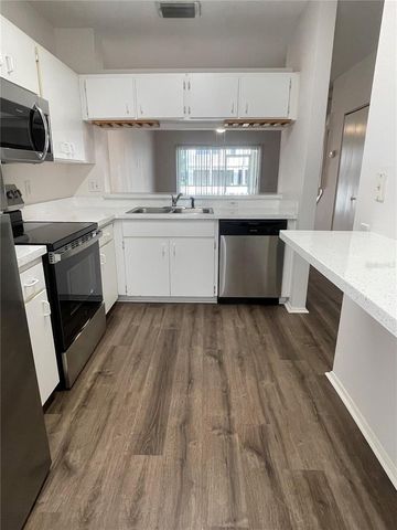 6338 BAYSIDE KEY DRIVE, Tampa, FL 33615