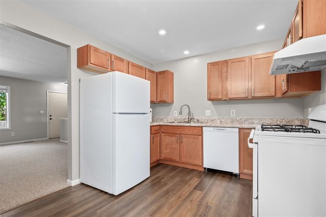 2975 Englewood Avenue, Grand Rapids, MI 49508