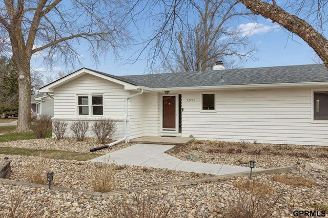 22722 Southshore Drive, Waterloo, NE 68069