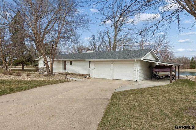 22722 Southshore Drive, Waterloo, NE 68069