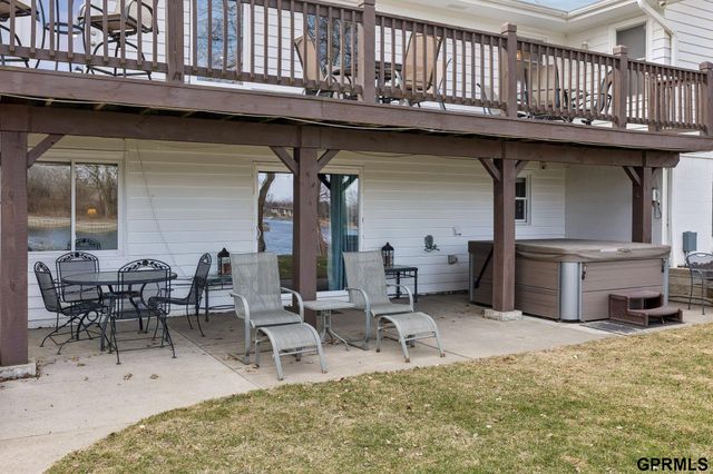 22722 Southshore Drive, Waterloo, NE 68069