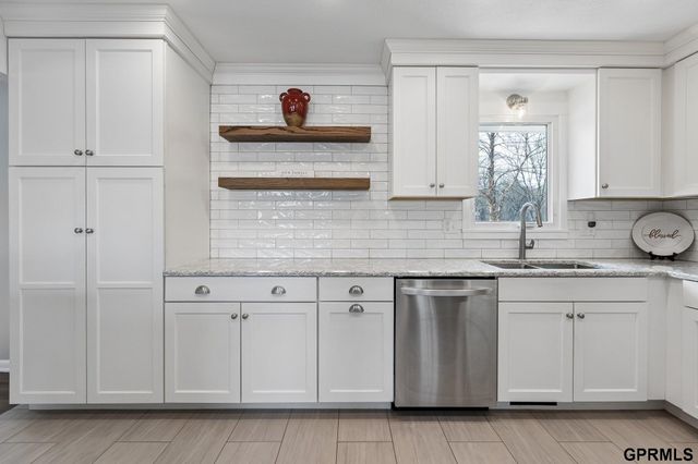 22722 Southshore Drive, Waterloo, NE 68069