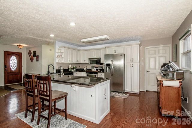 140 Della Drive, Statesville, NC 28625