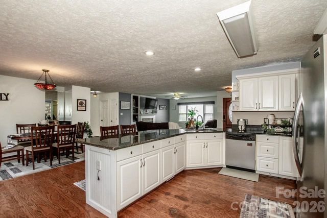 140 Della Drive, Statesville, NC 28625