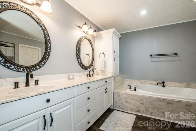 140 Della Drive, Statesville, NC 28625