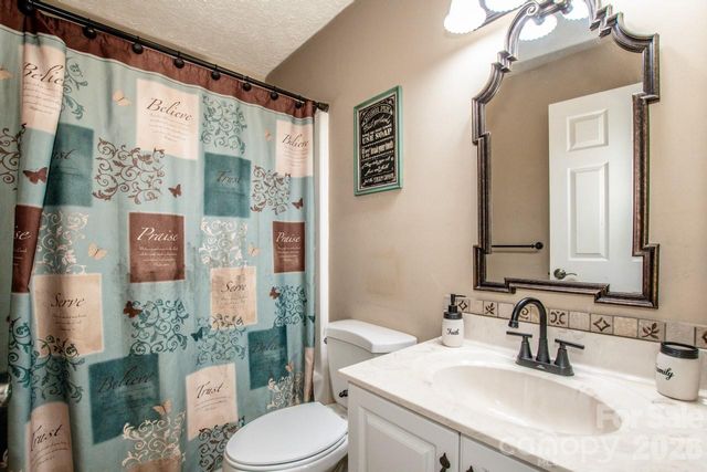 140 Della Drive, Statesville, NC 28625