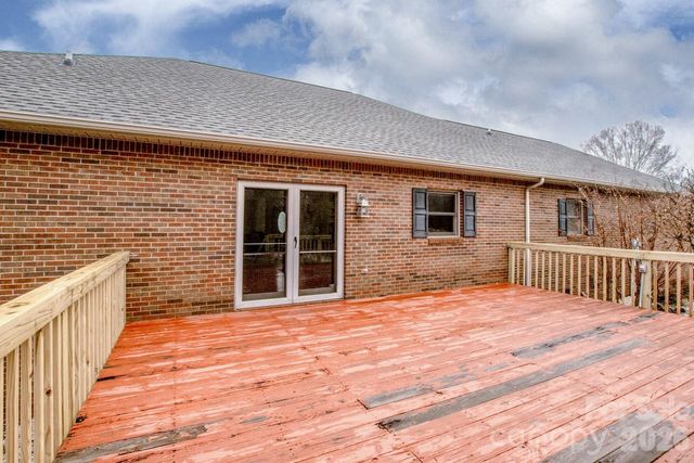 140 Della Drive, Statesville, NC 28625