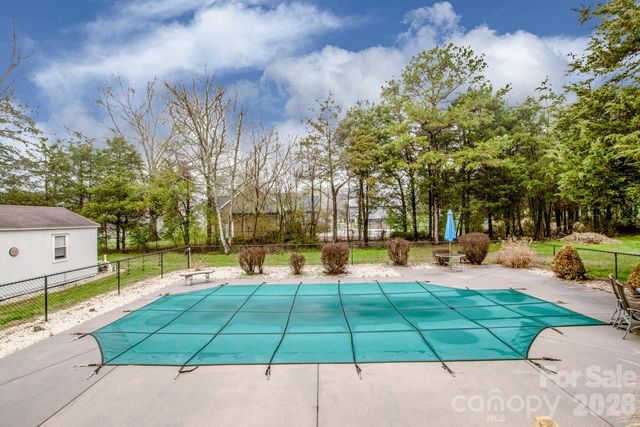 140 Della Drive, Statesville, NC 28625