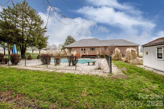 140 Della Drive, Statesville, NC 28625