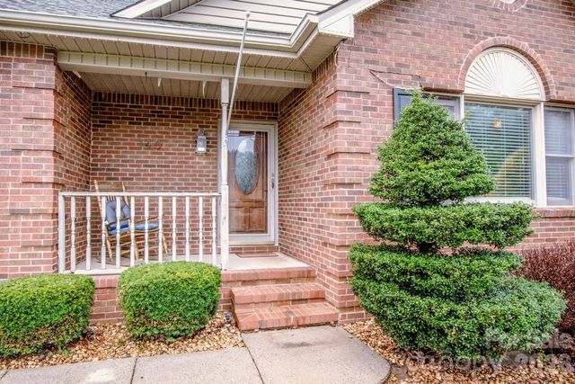 140 Della Drive, Statesville, NC 28625