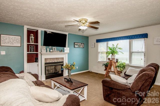 140 Della Drive, Statesville, NC 28625