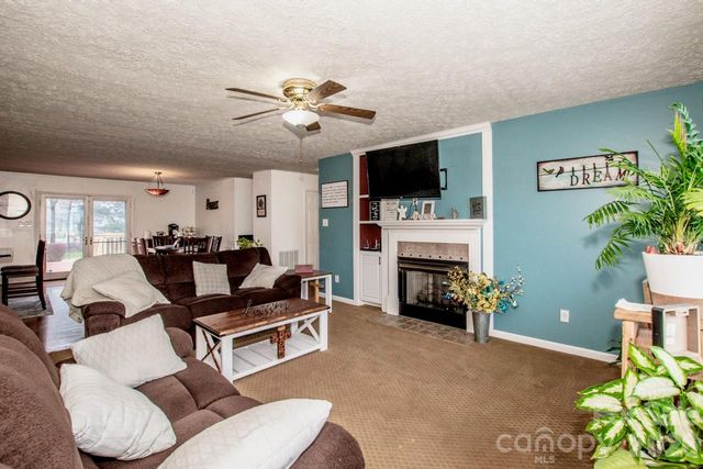 140 Della Drive, Statesville, NC 28625