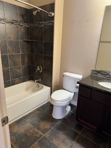 8772 Regal Royale Drive, Fort Worth, TX 76108