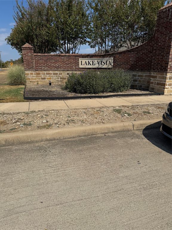 8772 Regal Royale Drive, Fort Worth, TX 76108 — photo 2