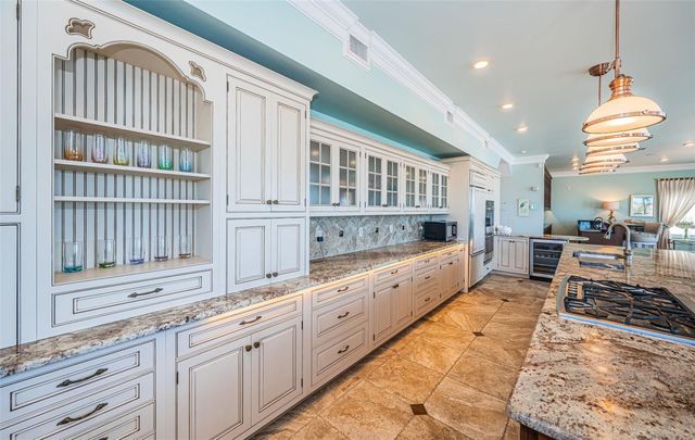 934 ELDORADO AVENUE, Clearwater Beach, FL 33767