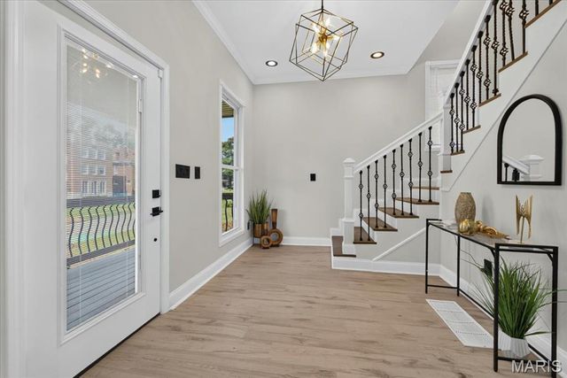 5588 Bartmer Avenue, St Louis, MO 63112