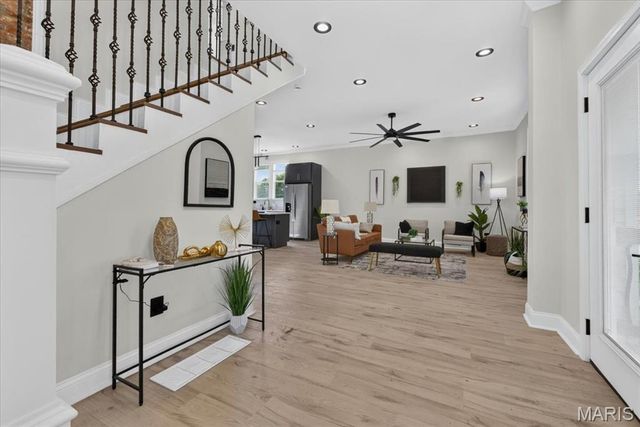 5588 Bartmer Avenue, St Louis, MO 63112