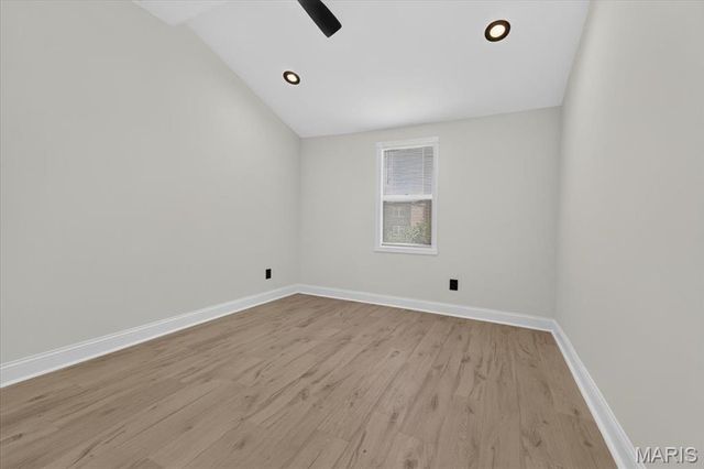 5588 Bartmer Avenue, St Louis, MO 63112