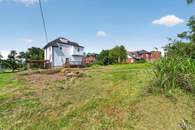 5588 Bartmer Avenue, St Louis, MO 63112