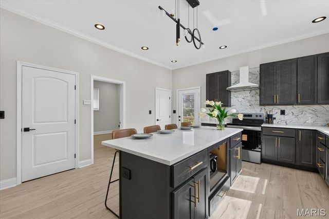 5588 Bartmer Avenue, St Louis, MO 63112