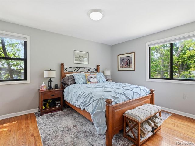 25707 Woodward Avenue, Royal Oak, MI 48067