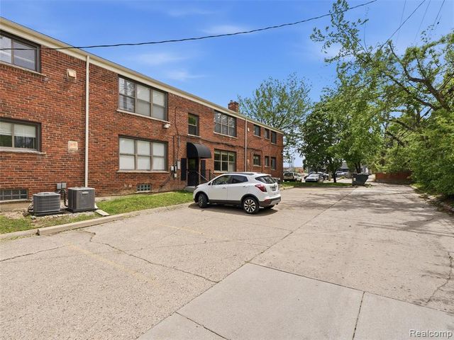 25707 Woodward Avenue, Royal Oak, MI 48067