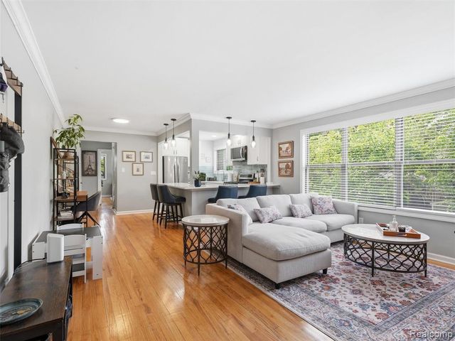 25707 Woodward Avenue, Royal Oak, MI 48067