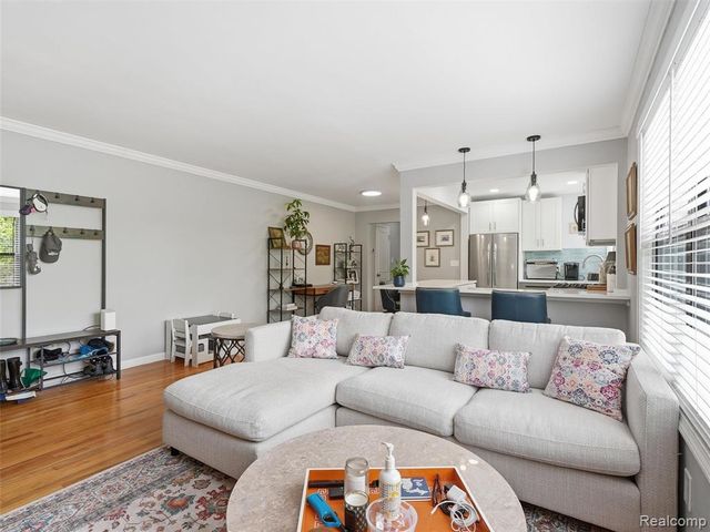 25707 Woodward Avenue, Royal Oak, MI 48067