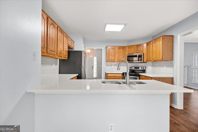190 Glen Holly Drive, Roswell, GA 30076