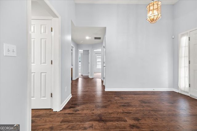 190 Glen Holly Drive, Roswell, GA 30076