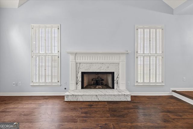 190 Glen Holly Drive, Roswell, GA 30076